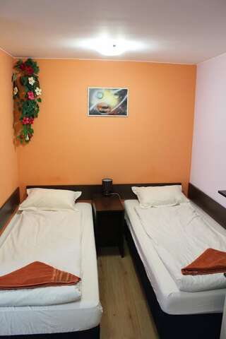 Отель Solar Пловдив Небольшой двухместный номер с 2 отдельными кроватями-2