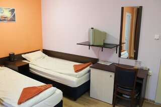Отель Solar Пловдив Небольшой двухместный номер с 2 отдельными кроватями-3