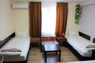 Отель Solar Пловдив Трехместный номер с собственной ванной комнатой-7